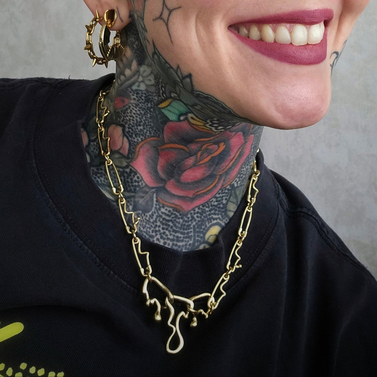 FLUID PIN NECKLACE
