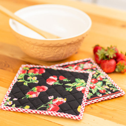 April Cornell - Strawberry Patchwork Potholder, Set of 2