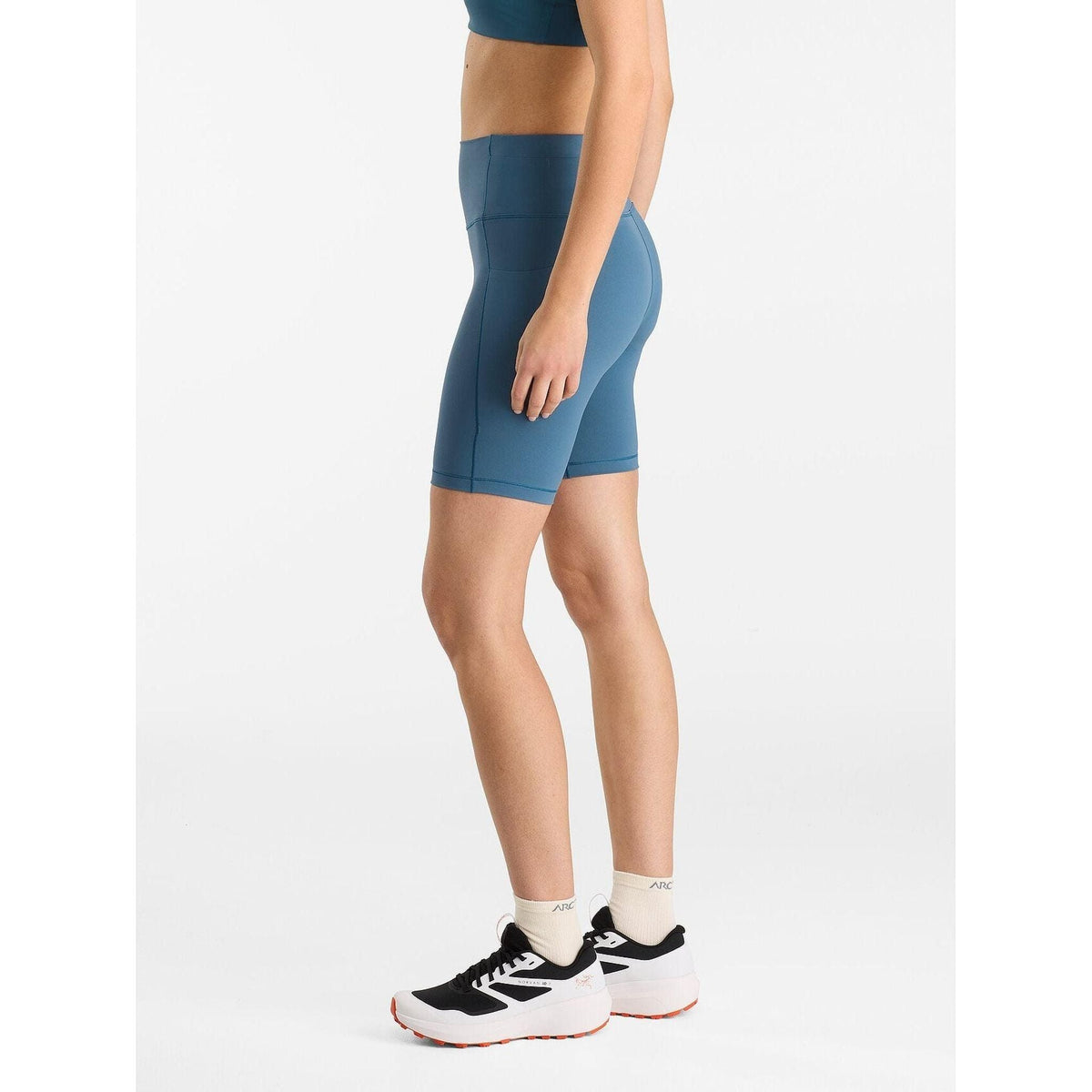 Arc'teryx  Women's Essent High-Rise Short 8"