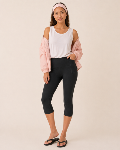 Daily Capri Leggings with Pocket in Black