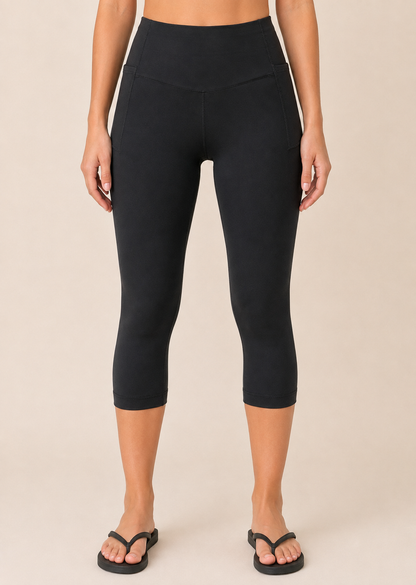 Daily Capri Leggings with Pocket in Black
