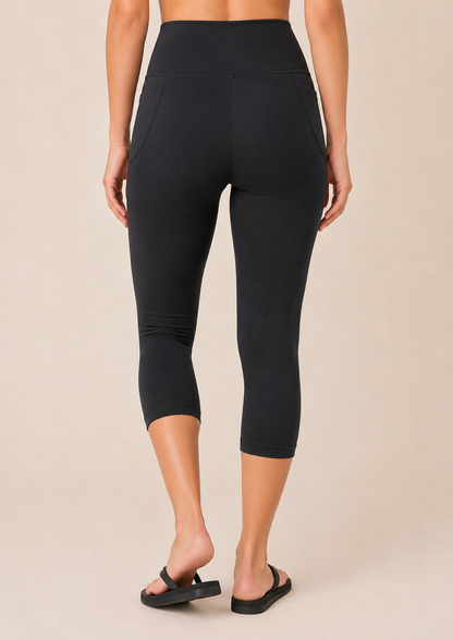 Daily Capri Leggings with Pocket in Black